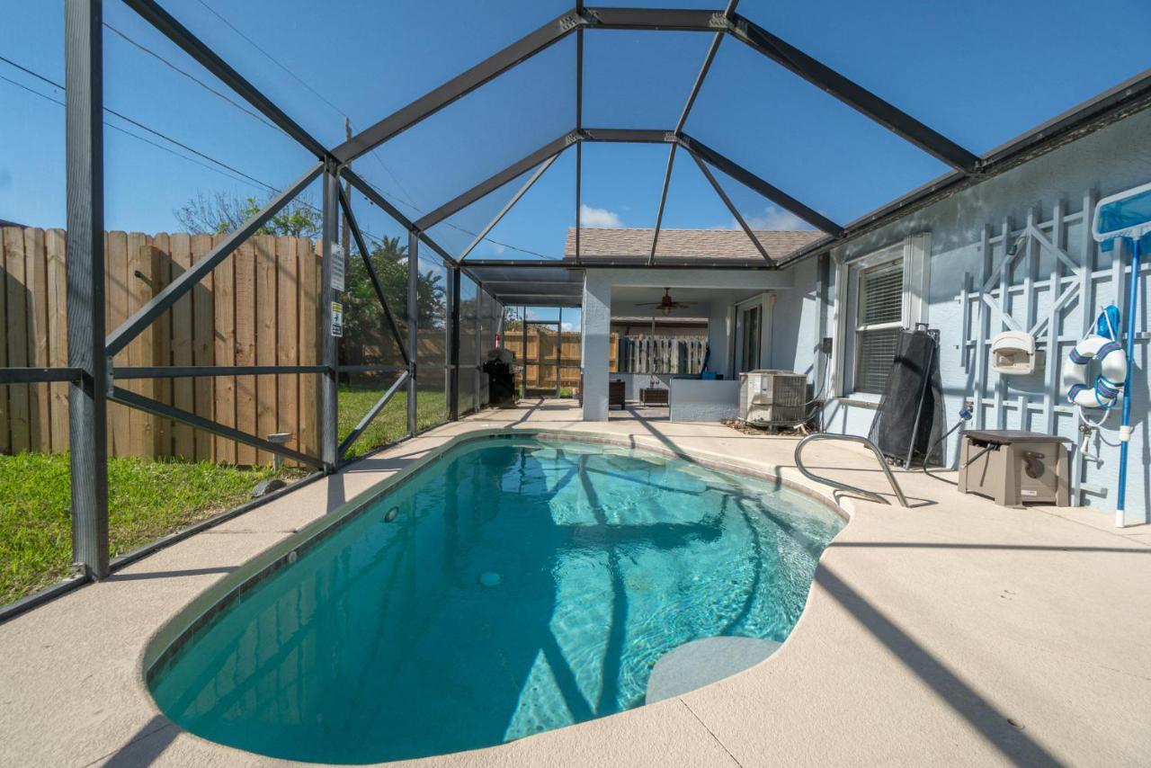 Oceanview Haven - 2Br Beach Townhome With Patio, Shared Heated Pool Steps From Paradise Beach Park! Melbourne Exterior photo
