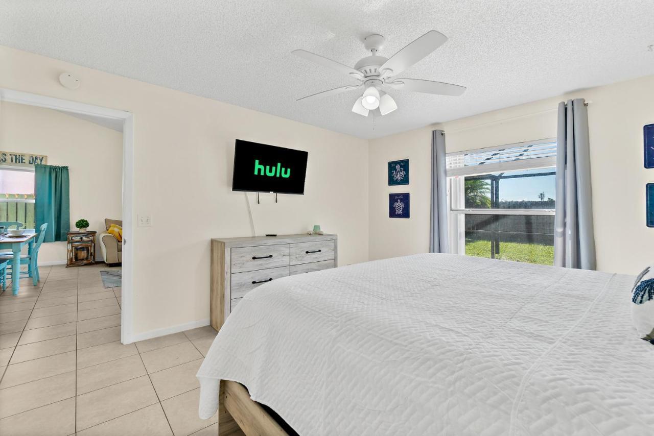 Oceanview Haven - 2Br Beach Townhome With Patio, Shared Heated Pool Steps From Paradise Beach Park! Melbourne Exterior photo